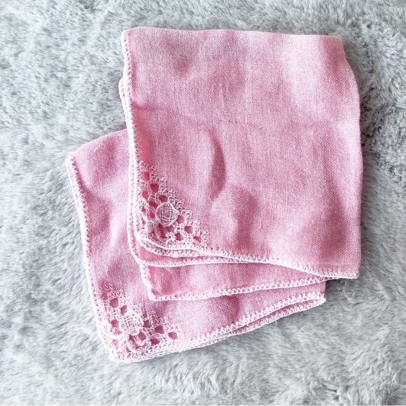 VINTAGE Set of Two Pink Napkins with Embroidery - Picture 1 of 3